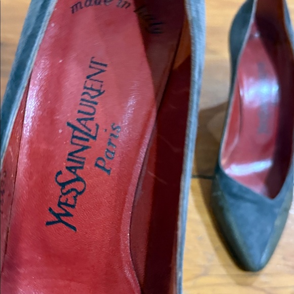 Yves Saint Laurent Elegant Velvet Grey and Faux snake skin Heels Size 8.5 N - Picture 2 of 13